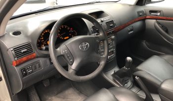 Toyota Avensis executive 2.0i  147cv lleno