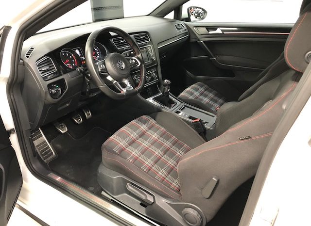 VW GOLF GTI 230cv Performance 10-2015 lleno