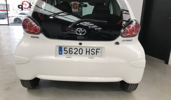 Toyota Aygo 1.0 i 70cv acabado Live lleno